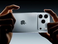L&#039;iPhone 17 Pro ( Apple ) pourrait se passer complètement d&#039;un emplacement pour carte SIM. (Source de l&#039;image : AppleTrack)