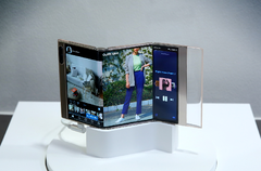 Le &quot;Flex In &amp;amp; Out&quot; se plie en forme de S. (Image source : Samsung)