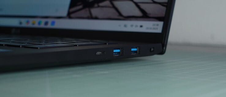 2 x USB-A 3.1, fente de verrouillage Kensington