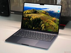 La comparaison de Microsoft avec le MacBook Air n'est pas tout à fait juste (Source : Notebookcheck)