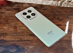 Le Xiaomi Redmi Note 15 4G est un smartphone économique. Qu'est-ce que cela signifie pour les appareils photo ? (Source de l'image : Notebookcheck)