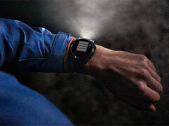 Garmin n&#039;offre actuellement pas le logiciel 23.18 aux variantes Pro comme la Fenix 7 Pro illustrée. (Source de l&#039;image : Garmin)