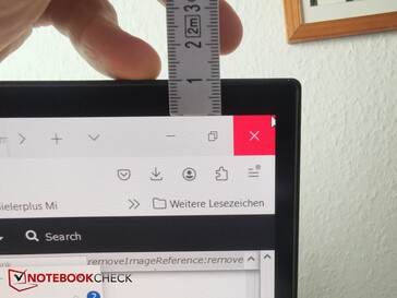 Le panneau de verre a un bord d'environ 1 cm de chaque côté