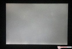 ThinkPad X1 Tablet G3 - Légères fuites de lumière sur le bord inférieur. La photo montre également le côté droit plus sombre - en réalité moins visible que sur cette photo.