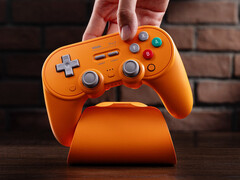 La nouvelle version du 8BitDo Pro 3 présente une finition particulièrement attrayante. (Source de l&#039;image : 8BitDo)