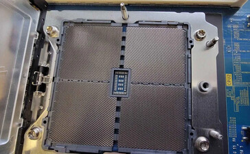 Socket AMD EPYC Genoa. (Source : Yuuki_AnS)