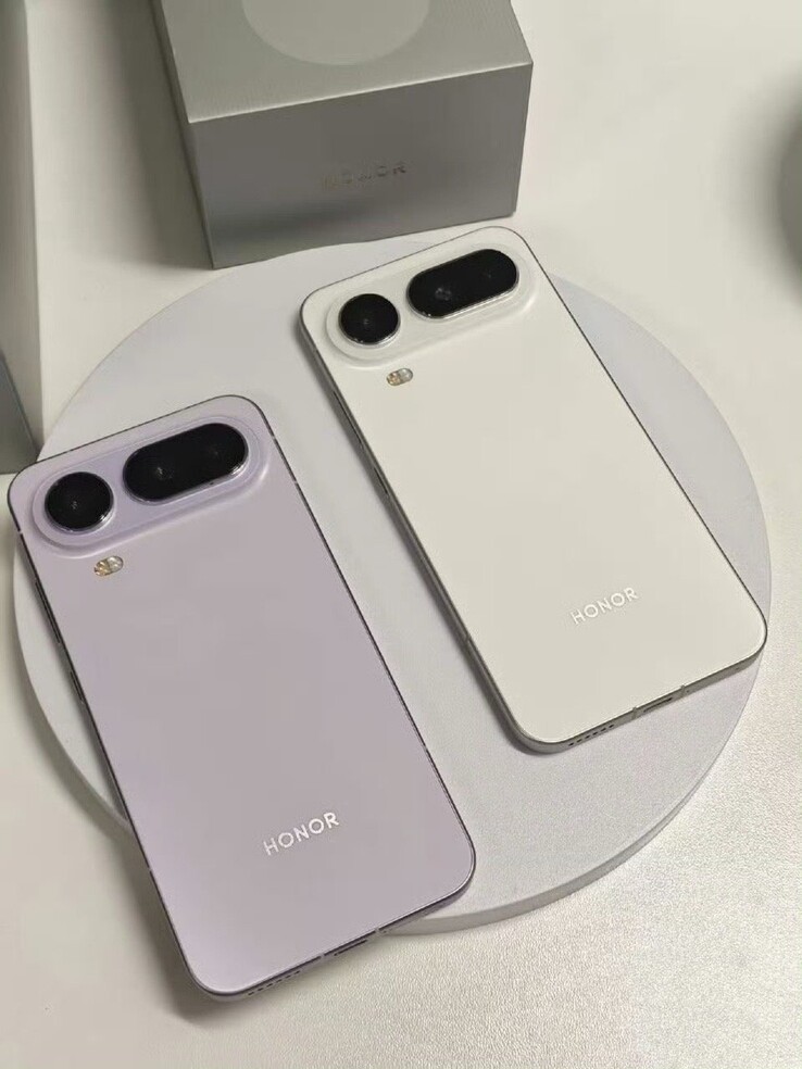 Le Honor Magic 8 Pro Air présente un design inspiré de l'iPhone Air avec plus de caméras que le téléphone de Apple. (Source de l'image : Weibo)