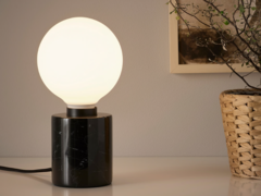 Les ampoules globe IKEA Kajplats rejoindront des modèles plus anciens comme l'ampoule LED Tradfri (photo). (Source : IKEA)