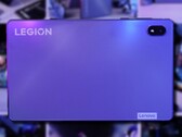 Le Lenovo Legion Y700 a en fait une couleur gris argenté. (Image source : Yanshan pai - édité)