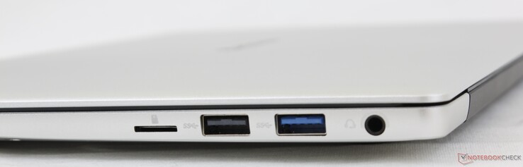 Droit : Lecteur microSD, USB-A 2.0, USB-A 3.0, casque de 3,5 mm