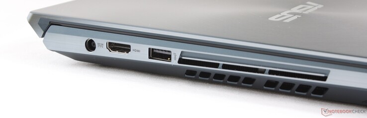 Côté gauche : entrée secteur, HDMI 2.0, USB A 3.1 Gen. 2.