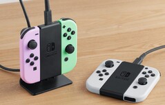 Le support de recharge Joy-Con peut être utilisé à la verticale ou posé à plat sur une table. (Source de l'image : Nintendo)