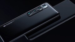 Le déjà impressionnant Xiaomi Mi 10 Ultra se dirige vers une mise à niveau de la caméra à affichage réduit. (Source de l&#039;image du modèle actuel : Xiaomi)