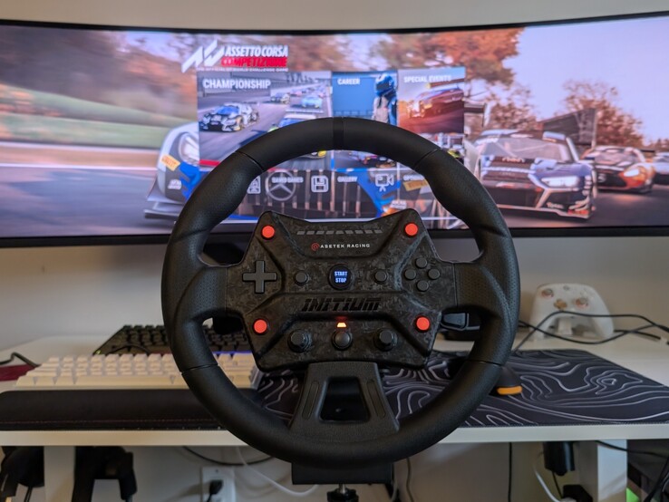 Volant Asetek Initium avec Assetto Corsa Competizione sur PC.
