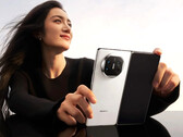 Le nouveau Huawei Mate X est doté d'un boîtier d'appareil photo modifié qui protège les mêmes capteurs. (Source de l'image : Huawei)