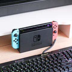 La Nintendo Switch est désormais 50 €/50 £ moins chère que le modèle Switch OLED. (Image source : Andrew M)