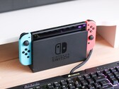 La Nintendo Switch est désormais 50 €/50 £ moins chère que le modèle Switch OLED. (Image source : Andrew M)