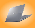 Le ThinkBook 14 Gen Q8Y dans sa finition Luna Grey.