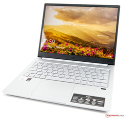 En test : l'Acer Swift 3 SF313-52-71Y7. Modèle de test aimablement fourni par notebooksbilliger.de.