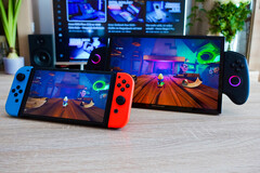 Nintendo Switch OLED vs. OneXplayer X1 Pro - Les Schtroumpfs 2. (Source de l'image : Marc Herter/ Notebookcheck)