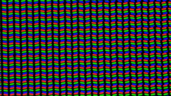 L'écran LCD utilise une matrice classique de sous-pixels RVB composée de DEL rouges, bleues et vertes
