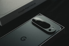 Les futurs smartphones Pixel pourraient troquer leurs performances contre une plus grande autonomie et une meilleure isolation thermique. (Source de l'image : Samuel Angor & Unsplash)