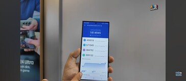 Samsung Galaxy S24 Ultra score AnTuTu (image via Khôi Ngọng sur YouTube)