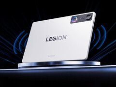 Lenovo annonce deux fonctionnalités basées sur l'IA pour le Legion Y700 Gen 5. Sur la photo : la tablette de jeu en blanc.