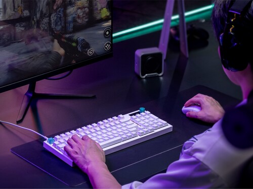 Clavier de jeu Logitech G316 X, présenté en blanc
