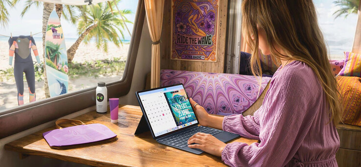 La Lenovo Yoga Tab Gen 2 présentée dans un contexte de vie quotidienne