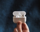 SPR AVS (Spatial Relay Audio-Visual Sync) est d'abord mis en œuvre par Apple dans l'iPhone 17, les AirPods Pro 3 et Vision Pro. Photo : les AirPods Pro. (Source de l'image : Omid armin sur Unsplash)