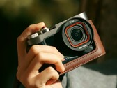 La dernière cage pour caméra de Movmax transforme les caméras d'action en appareils photo compacts.