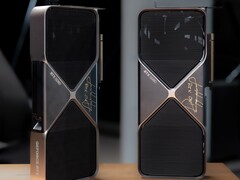 Deux cartes Founders Edition signées par Jensen Huang. (Source de l'image : Nvidia)