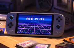 Les versions AMD Ryzen 3 7320U de l'AYANEO Air Plus sont revenues à leur prix de lancement sur Indiegogo. (Source de l'image : AYANEO)