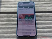 Le format compact de l'iPhone 13 mini ne devrait pas revenir de sitôt. (Source de l'image : Notebookcheck)