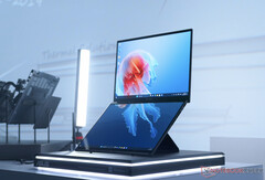 ASUS a créé de nombreuses combinaisons de processeurs et de mémoire pour le Zenbook Duo (UX8406). (Source de l'image : Notebookcheck)