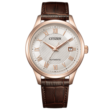 Vue de face de la montre automatique Citizen NJ0252-05A, dotée d’un boîtier couleur or rose, d’un cadran texturé argenté, de chiffres romains et d’un bracelet en cuir marron.
