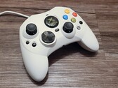L'HyperKin DuchesS en blanc (Source de l'image : Hyperkin)