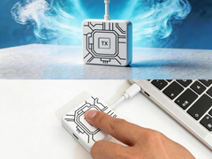 Deux images promotionnelles de l'émetteur sans fil.