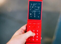 Le Light Flip dispose d'une interface utilisateur minimaliste, axée sur le texte.