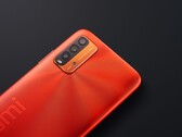 Xiaomi Redmi 9T dans l'orange du lever du soleil. (Source de l'image : Xiaomi)