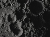 Le cratère Shackleton au pôle sud de la Lune (Source de l'image : NASA ; recadré)