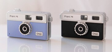 Le Toy Camera Pieni M de Kenko est disponible en bleu gris ou en noir. (Source : Kenko Tokina)