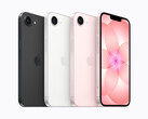 Alors que l'iPhone 16e n'existe qu'en noir et blanc, Apple propose l'iPhone 17e dans un coloris rose pâle supplémentaire.