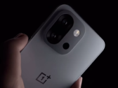 Le OnePlus 13T lancé en début d'année. (Source de l'image : OnePlus)