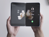 Microsoft a réussi à optimiser davantage le Snapdragon 855 SoC et à en tirer des performances supplémentaires pour le Surface Duo. (Source de l'image : Microsoft)