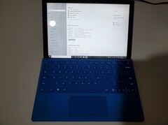 Le Surface Pro 8 ressemblera à son prédécesseur. (Source de l'image : u/unreliable_noob)