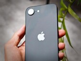 Tout comme l'iPhone 16e illustré, l'iPhone 17e ( Apple ) pourrait n'offrir qu'un seul appareil photo au dos