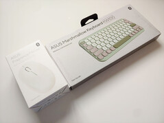 Façade de l'emballage. (Source de l'image : Notebookcheck)