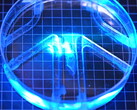 Le robot biohybride est éclairé par la lumière.